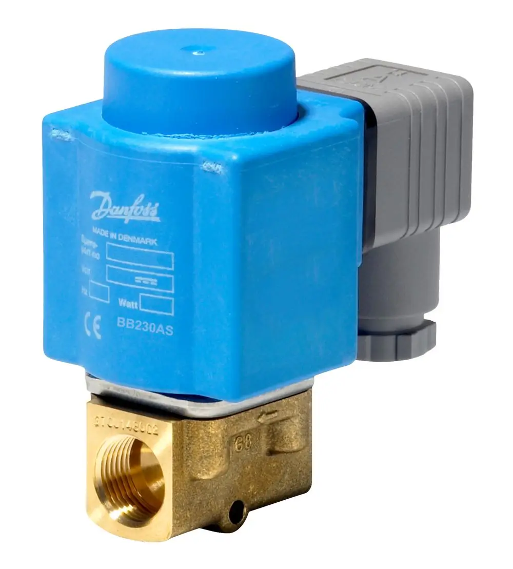 Magnetventil von Danfoss mit blauer Kunststoffabdeckung, goldfarbenem Gehäuse und elektrischer Anschlussdose auf der Seite.